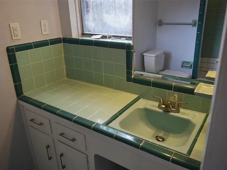 9902 Tolman St — Photo 6
