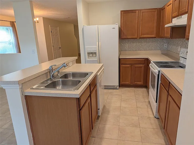 4522 Winding River Way — Photo 8
