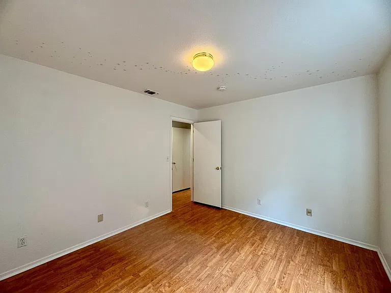 2923 Avila Bay Pl — Photo 20