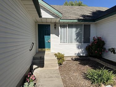 2nd image of 1065 N Tubsgate Ct