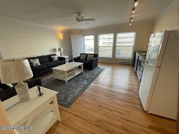 4th image of 590 Ocean Ave N #10