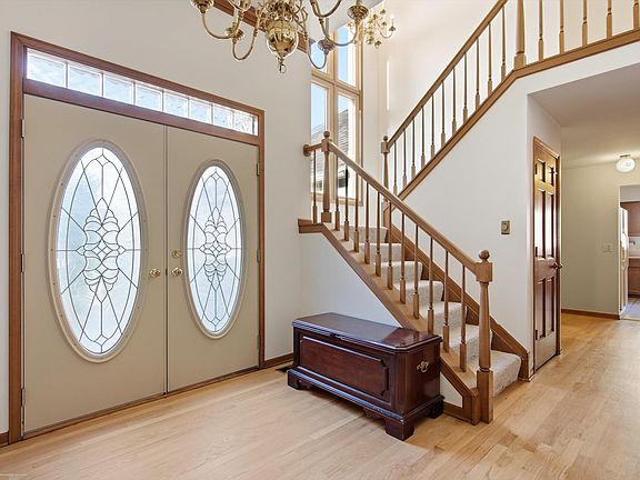 2nd image of 3016 Charlwood Dr