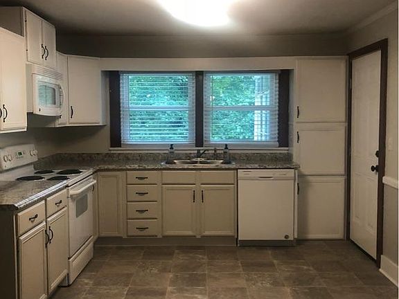 4th image of 135 Haynes St #1-1352