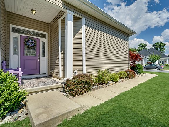 3rd image of 125 Bayville Way