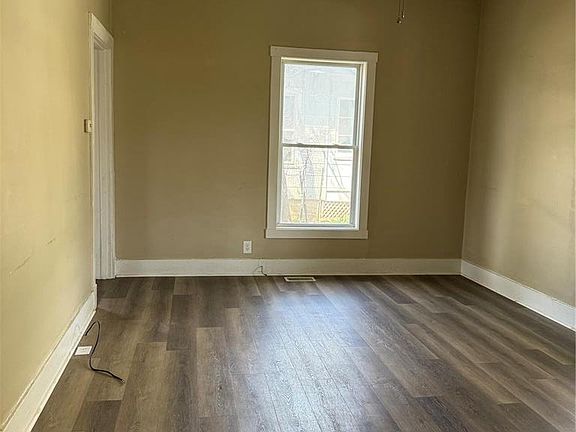 2nd image of 657 N Hawkins Ave