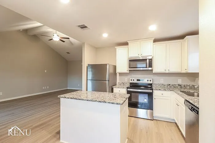 10405 Sweetwater Creek Dr — Photo 4