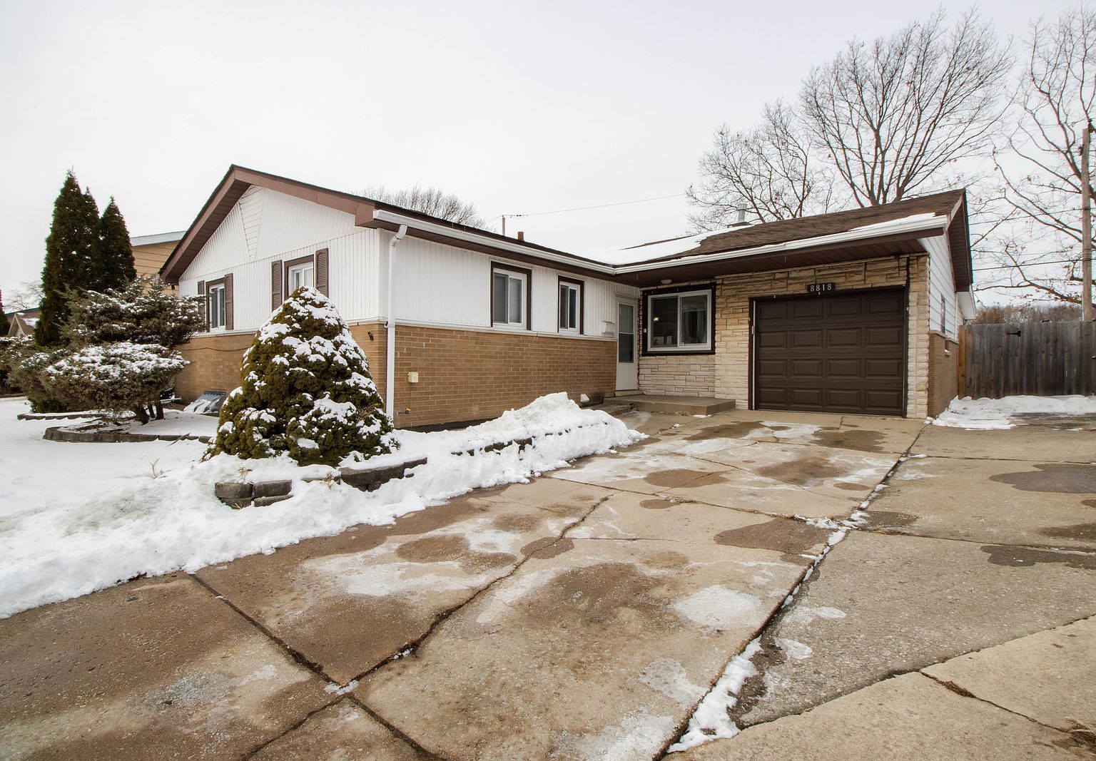 8818 W 91st Pl, Hickory Hills, IL 60457 | Zillow