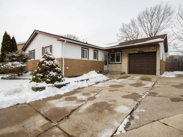 8818 W 91st Pl, Hickory Hills, IL 60457