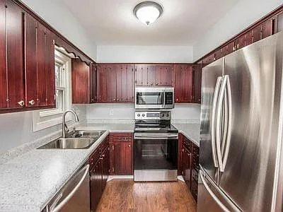 1 bed, 1.5 bath, 1600 sqft, $700 — Photo 4