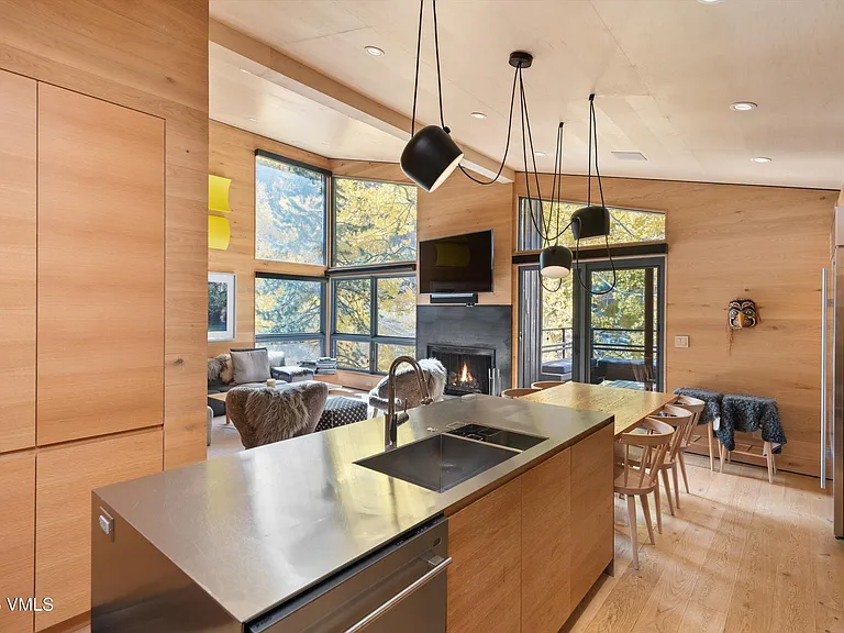 800 S Monarch St #9 — Photo 8