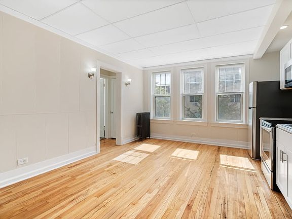 4th image of 1442 W Howard St #15