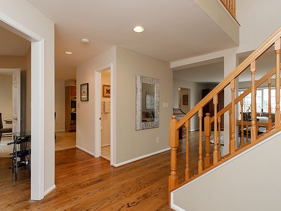 5th image of 8336 Marketree Cir