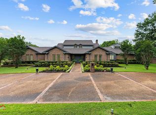608 Pinehill Rd, Henderson, TX 75654