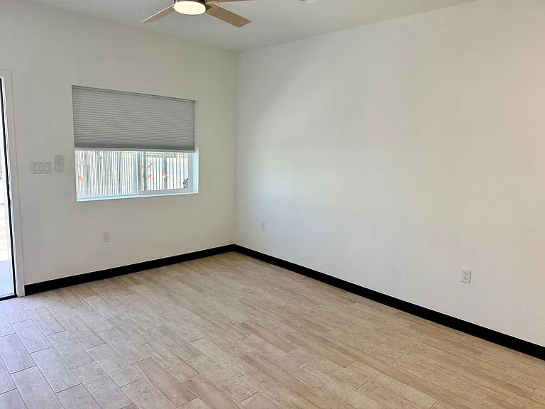 1134 S Palm Ave — Photo 28
