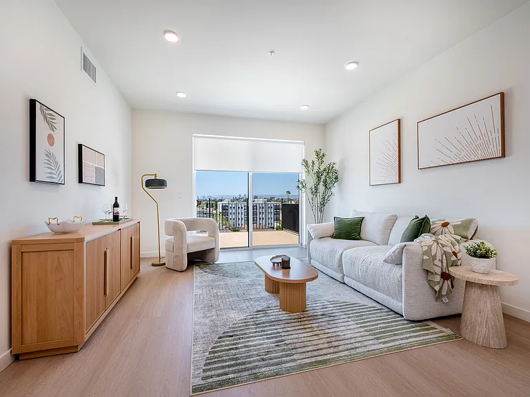 856 Gramercy Drive — Photo 46