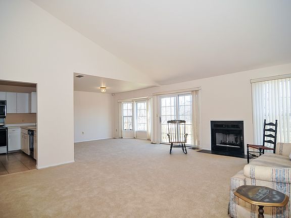 3rd image of 272 De Rose Ct