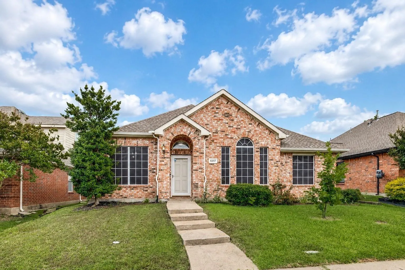 4 bed, 1797 sqft, $2,300 — Photo 1