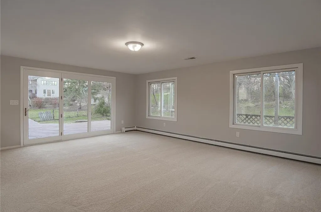 3 bed, 2355 sqft, $2,300 — Photo 3