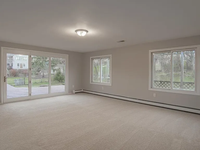 19115 Homestead Cir — Photo 3