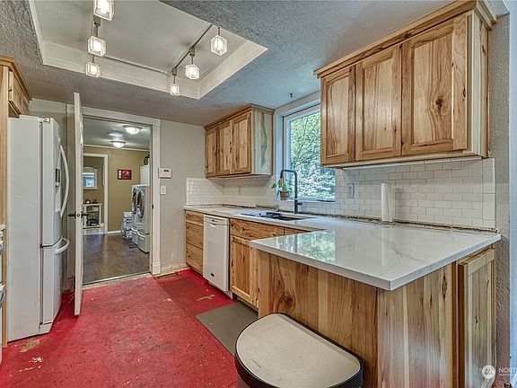 5th image of 10017 133rd Street NW