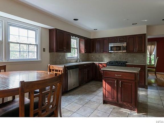 5th image of 1 Lancaster Dr