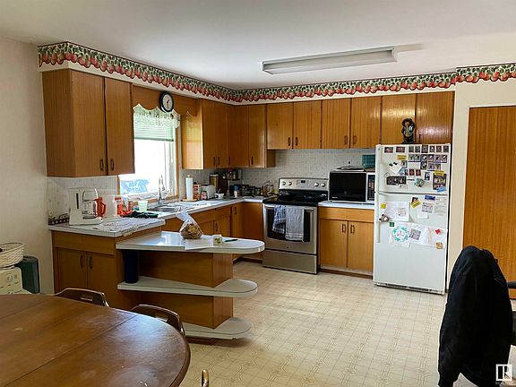 4th image of 5117 Imperial Ave