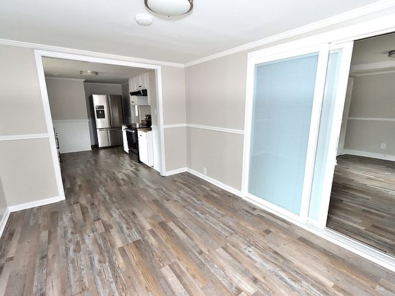 4th image of 1577 Charter Dr