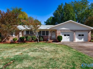 9911 Willow Cove Rd SE, Huntsville, AL 35802