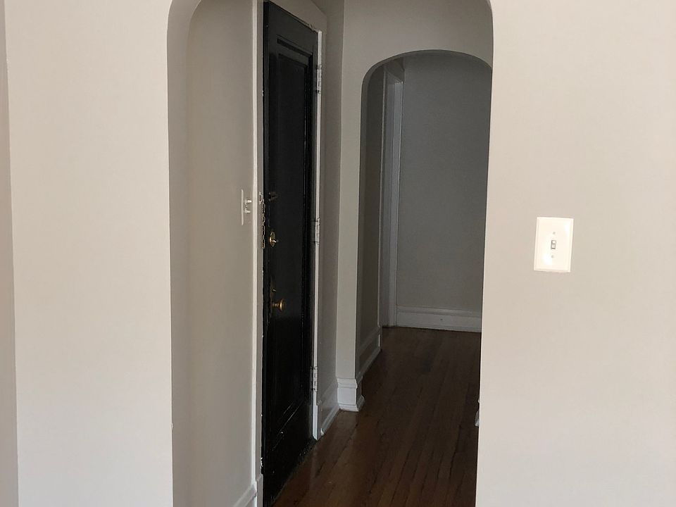 1st image of 6368 N Hermitage Ave #1