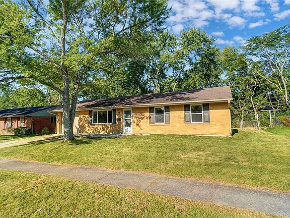 3rd image of 847 Graceland Dr