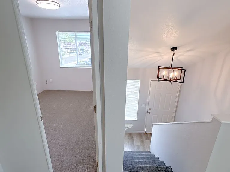 5641-5643-5645-5 N Hills Dr — Photo 19
