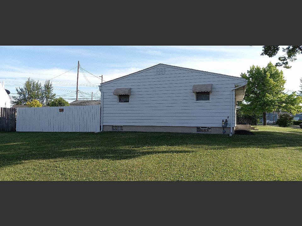 1st image of 446 N Westmoor Ave