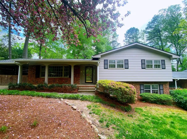 4904 Deerwood Dr, Raleigh, NC 27612