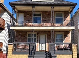 9500 Charest St, Hamtramck, MI 48212