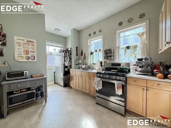 77 Easton St, Allston, MA