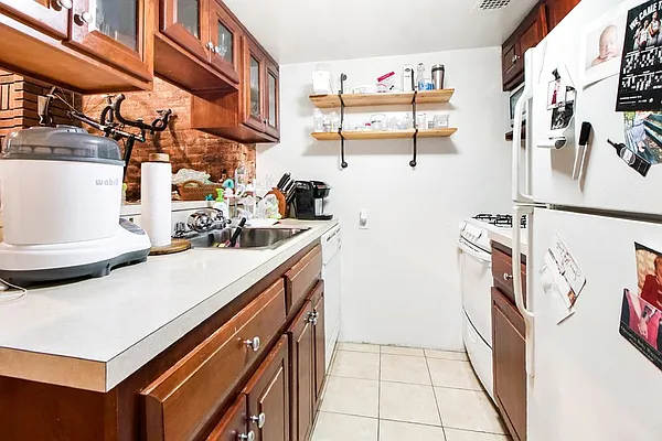 Rented by LG Fairmont Group | media 36