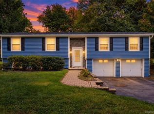 545 N Quaker Lane, Hyde Park, NY 12538