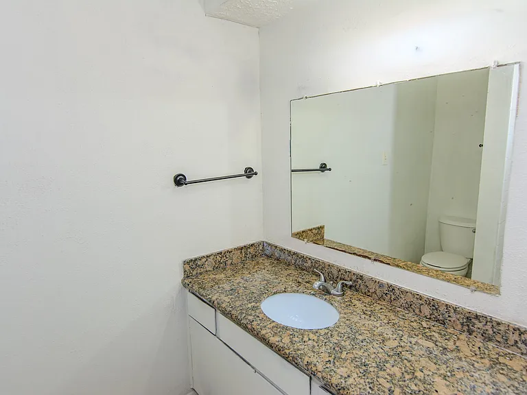 20335 Fieldtree Dr — Photo 15