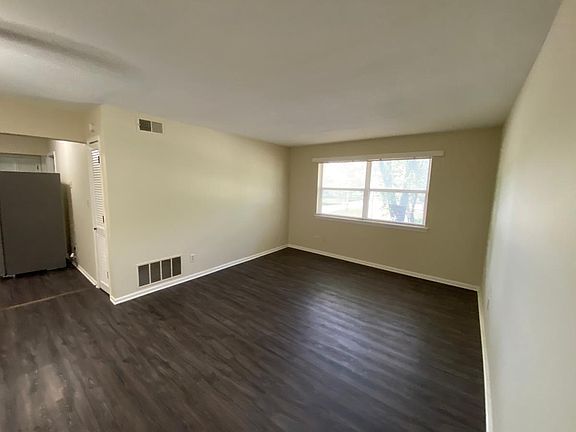 2nd image of 201 NE Orchard St APT 5