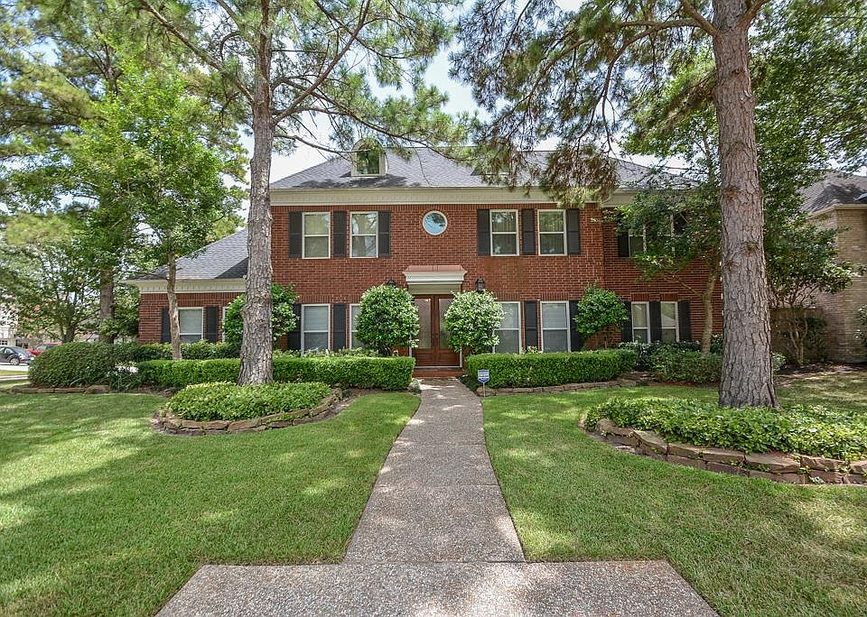 1st image of 18303 Longmoor Dr