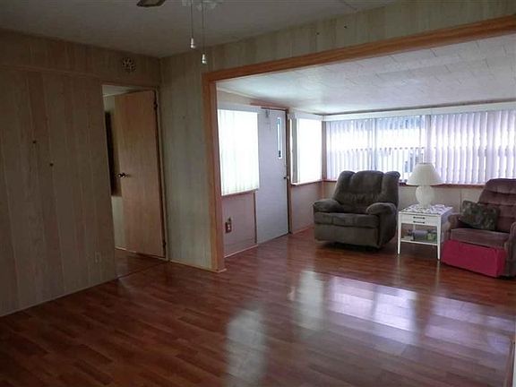 2nd image of 67 Shoreland Dr