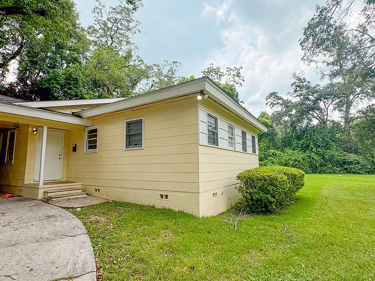 1502 Atkamire Dr — Photo 4