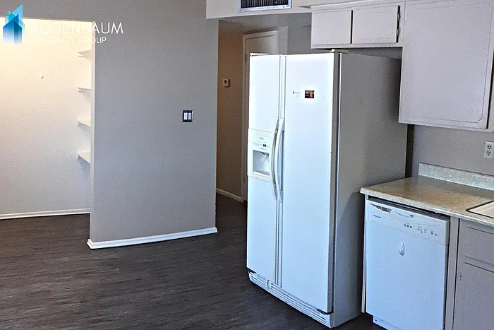 756 E Granada Ave — Photo 5