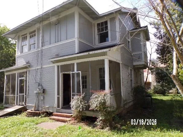 319 4th St, Chickasaw, AL 36611