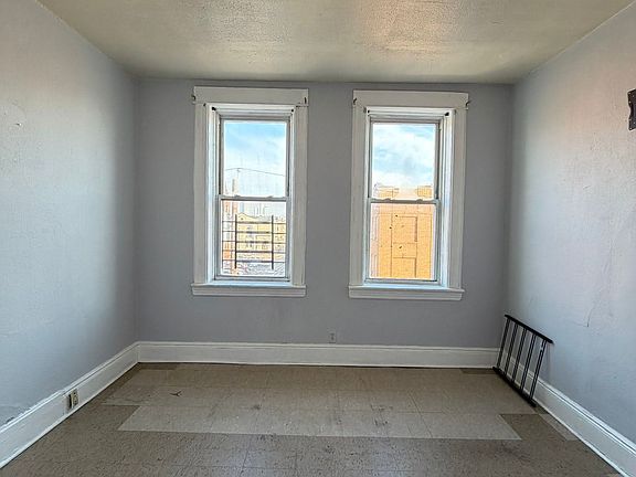 4th image of 43 Grant Ave APT 3R