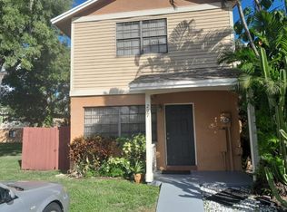 277 NW 106th Ave, Pembroke Pines, FL 33028