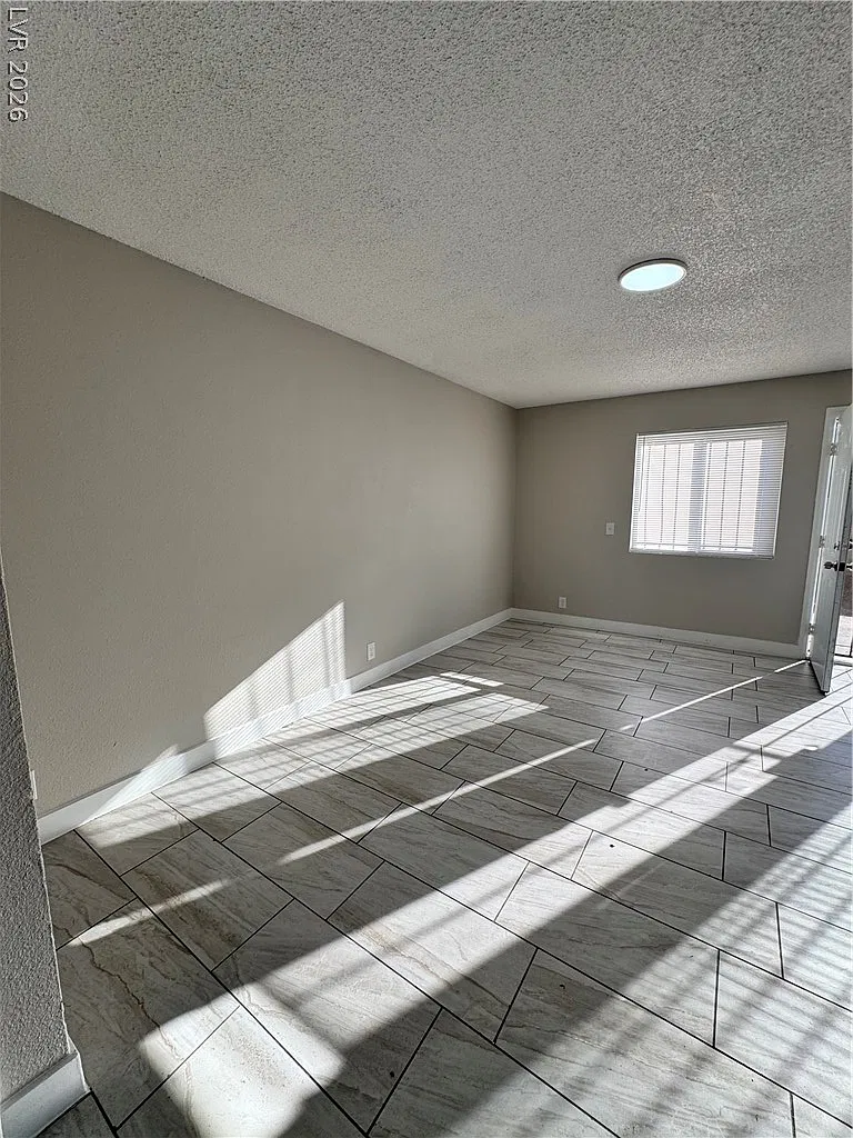 4 bed, 1.5 bath, 1378 sqft, $1,850 — Photo 4