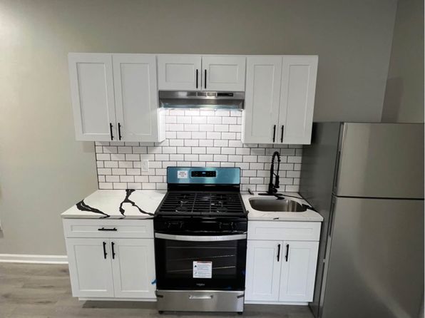 496 W State St #6