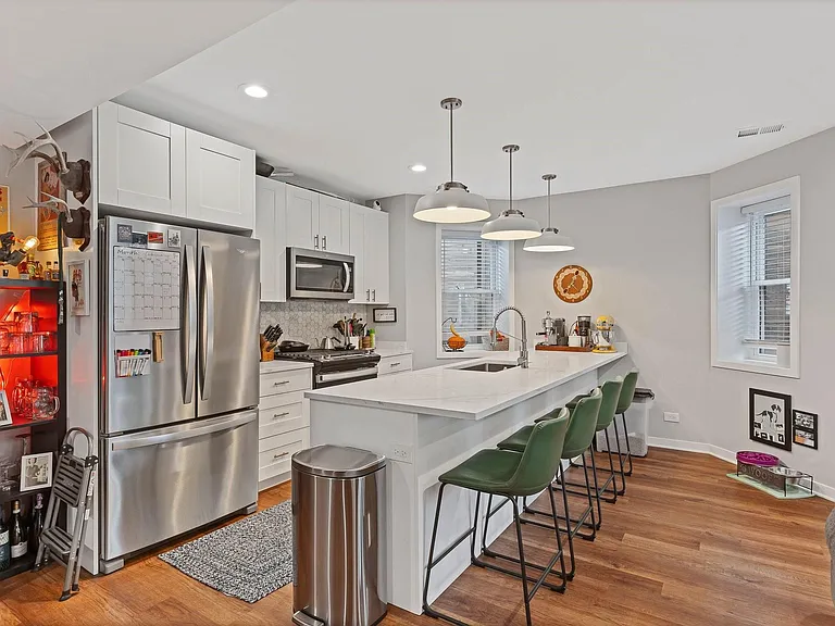 4207 N Damen Ave #1 — Photo 3