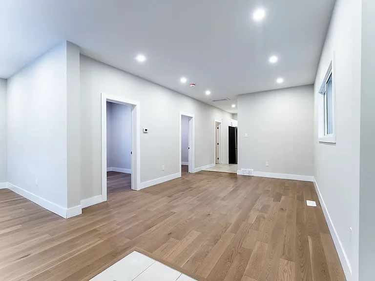 105 Inkerman St — Photo 10